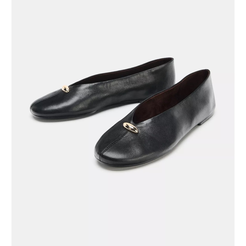 Leather ballet flats with appliqué